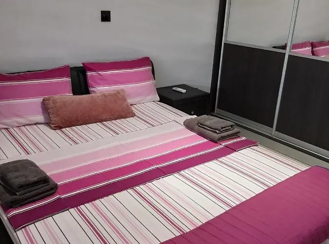 2 Bedroom Apartment-mediterranean Type アパート *