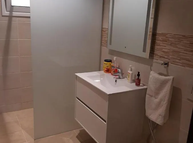 2 Bedroom Apartment-mediterranean Type アパート